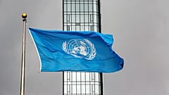 Die Flagge der Vereinten Nationen weht an einem stürmischen Tag in der UNO während der Generalversammlung der Vereinten Nationen am 22. September 2022.