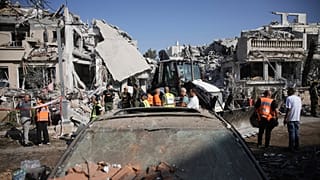 Edifici distrutti a Teheran