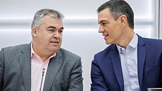Santos Cerdán hablando con Pedro Sánchez