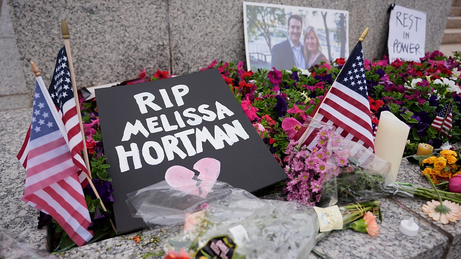 En Estados Unidos, el asesinato de dos políticos demócratas en Minnesota causó consternación.