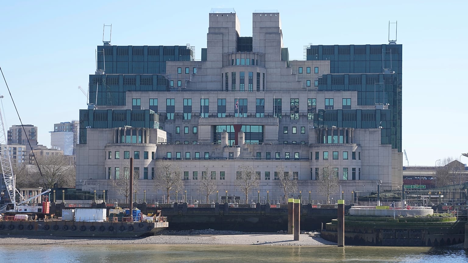 Gizli İstihbarat Servisi MI6'nın Londra'daki merkezinin 18 Mart 2025 tarihli genel görünümü.