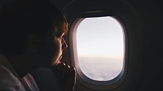 Wenn Sie ein nervöser Flieger sind, können Sie sich von Fachleuten der Branche beruhigen lassen und einen Leitfaden mit den sichersten Fluggesellschaften der Welt lesen.