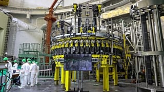 Εργασίες προσωπικού για την έναρξη φόρτωσης πυρηνικών καυσίμων στον πρώτο πυρηνικό σταθμό της Λευκορωσίας που κατασκευάστηκε από την κρατική πυρηνική εταιρεία Rosatom της Ρωσίας, 7 Αυγούστου 2020