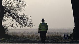 DOSSIER : Un policier britannique près de Levington, à l'est d'Ipswich, le 20 décembre 2006.