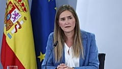 Sara Aagesen Nisan ayındaki Bakanlar Kurulu toplantısının ardından bir basın toplantısında konuşurken.