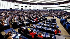 Ολομέλεια ευρωπαϊκού κοινοβουλίου - φώτο αρχείου