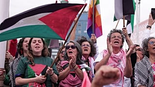 مؤيدون لفلسطين يتظاهرون ضد الحرب الإسرائيلية على غزة في ساو باولو، 15 حزيران/يونيو 2025.