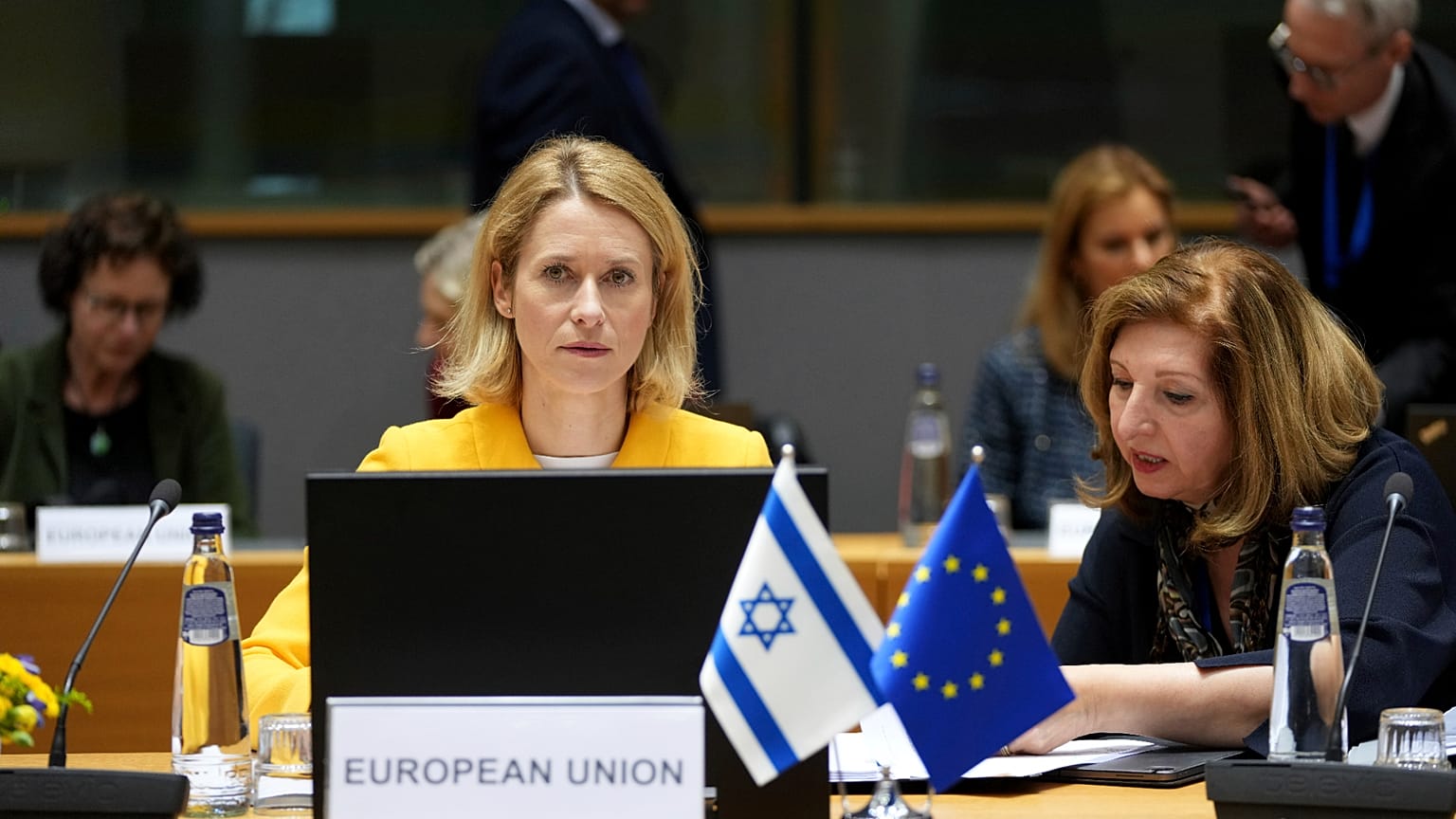 Szefowa polityki zagranicznej Unii Europejskiej Kaja Kallas, przygotowuje się do rozpoczęcia spotkania Rady Stowarzyszenia UE-Izrael.
