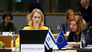 Szefowa polityki zagranicznej Unii Europejskiej Kaja Kallas, przygotowuje się do rozpoczęcia spotkania Rady Stowarzyszenia UE-Izrael.