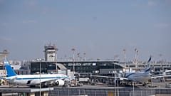 Самолет в аэропорту Бен-Гурион