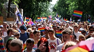 Des participants défilent lors de la 29e édition de la parade de la fierté de Budapest, à Budapest, en Hongrie.