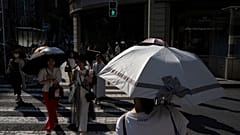 Особое внимание власти уделяют пожилым людям