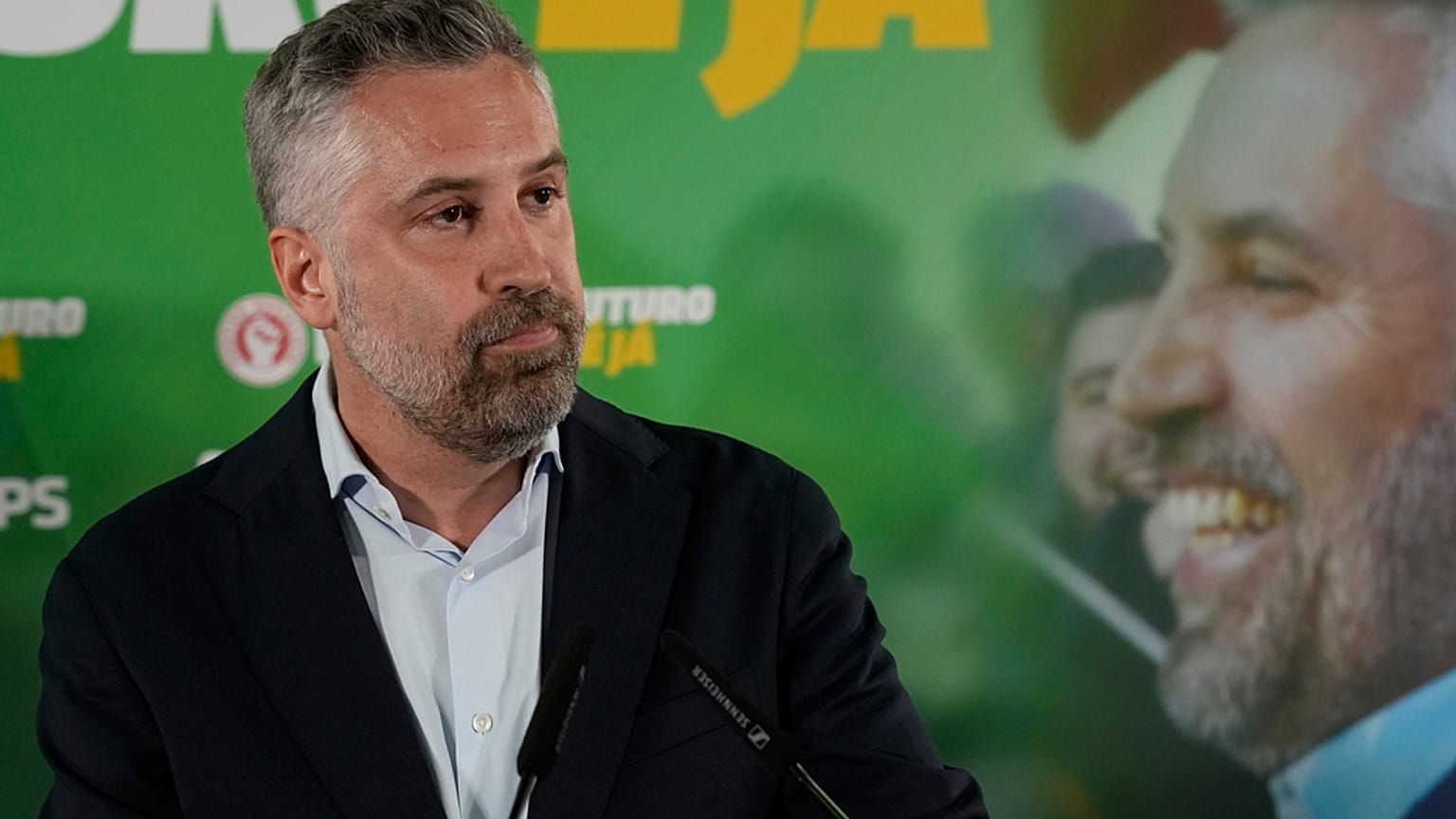 Pedro Nuno Santos demitiu-se da liderança do PS após a pesada derrota eleitoral.