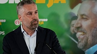 Pedro Nuno Santos demitiu-se da liderança do PS após a pesada derrota eleitoral.