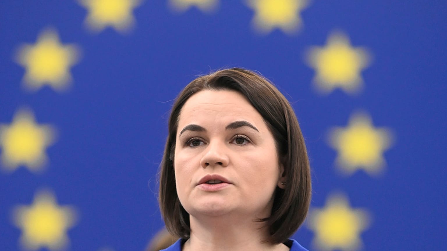 La cheffe de l'opposition biélorusse Svetlana Tikhanovskaïa prononce son discours au Parlement européen mardi 11 mars 2025 à Strasbourg.