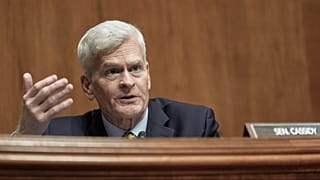 Ο γερουσιαστής Bill Cassidy, R-La., κάνει μια ερώτηση κατά τη διάρκεια μιας ακρόασης της Επιτροπής Υγείας, Παιδείας, Εργασίας και Συντάξεων (HELP) της Γερουσίας, Ουάσιγκτον, ΗΠΑ, Τετάρτη, 18 Ιουνίου 2025.