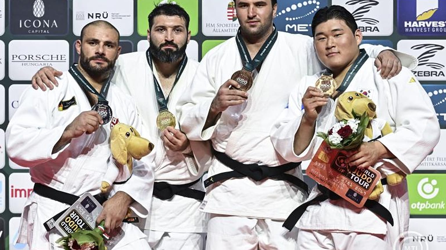 A cselgáncs-világbajnokság férfi +100 kg-os súlycsoportjának eredményhirdetésén a Papp László Budapest Sportarénában