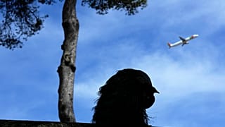 Avião da TAP Air Portugal descola do aeroporto de Lisboa, 5 de abril de 2024
