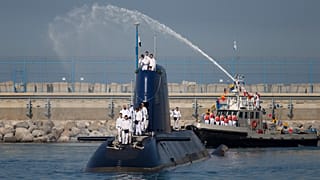 O novo submarino israelita Rahav chegou ao porto militar de Haifa, Israel, na terça-feira, 12 de janeiro de 2016.