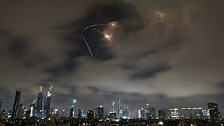 L'interception des missiles lors d'une attaque iranienne au-dessus de Tel Aviv, le 21 juin 2025.