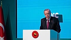 Der türkische Präsident Recep Tayyip Erdogan hält eine Eröffnungsrede während des Treffens des Außenministerrates der Organisation für Islamische Zusammenarbeit in Istanbul, Türkei, Samstag, 21. Juni 2025.  
