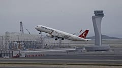 Türk Hava Yolları uçağı İstanbul Havalimanı'ndan kalkış yapıyor, 6 Nisan 2019