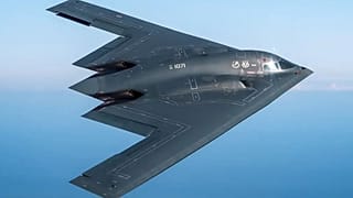 B-2 uçaklarını savunma firması Northrop Grumman üretiyor.