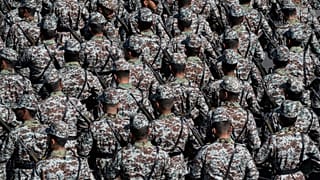 ΑΡΧΕΙΟ: Δόκιμοι του ιρανικού στρατού ολοκληρώνουν την πορεία τους κατά τη διάρκεια παρέλασης για τον εορτασμό της Εθνικής Ημέρας του Στρατού κοντά στην Τεχεράνη, 18 Απριλίου 2025.