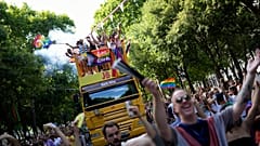 EuroPride 2025 : la marche pour les droits des personnes LGBTI+ remplit l'Avenida da Liberdade de Lisbonne