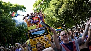 EuroPride 2025 : la marche pour les droits des personnes LGBTI+ remplit l'Avenida da Liberdade de Lisbonne