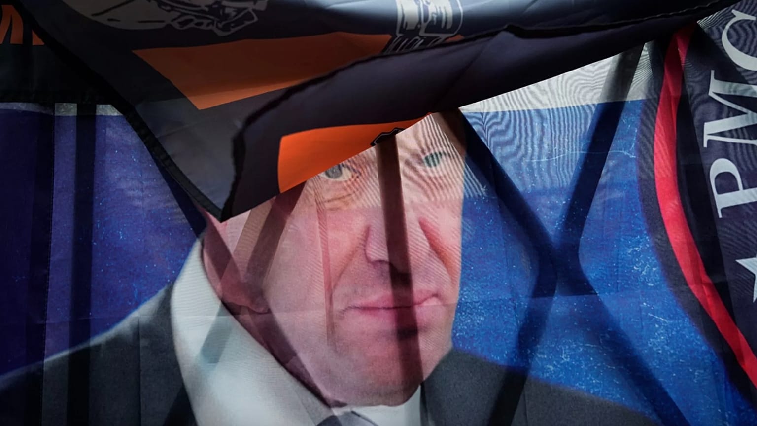 ARŞİV: Paramiliter Wagner Grubu’nun sahibi Yevgeny Prigozhin’in uçak kazasında hayatını kaybetmesi sonrası oluşturulan sokak anma noktasındaki portresi, 29 Ağustos 2023.