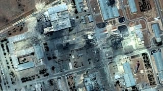 Novas imagens de satélite dos três alvos da "Operação Martelo da Meia-Noite" dão uma primeira ideia dos danos infligidos às instalações nucleares do Irão.