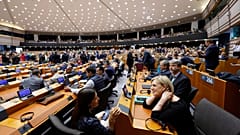 Képviselők az Európai Parlament plenáris ülésén