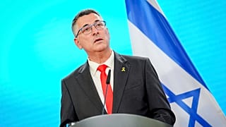 وزير الخارجية الإسرائيلي جدعون ساعر خلال مؤتمر صحافي، الخميس 5 حزيران/ يونيو 2025.