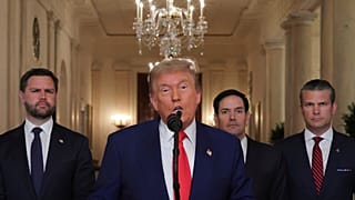 El presidente estadounidense Trump, el vicepresidente Vance, el secretario de Estado Rubio y el secretario de Defensa Hegseth en la Casa Blanca el 21 de junio de 2025.