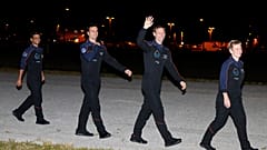 Το πλήρωμα του SpaceX Falcon 9 πριν αναχωρήσει για την αποστολή στον Διεθνή Διαστημικό Σταθμό στο Διαστημικό Κέντρο Κένεντι στο Ακρωτήριο Κανάβεραλ της Φλόριντα, στις 24 Ιουνίου 2025.