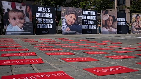 Installation de rue sur les enfants de Gaza, exhortant les dirigeants de l'UE à agir à Bruxelles, en Belgique, le mercredi 25 juin 2025