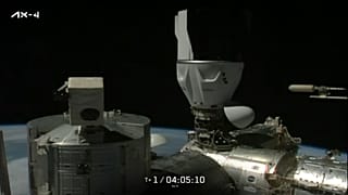 Cápsula Crew Dragon Grace acoplada à Estação Espacial Internacional