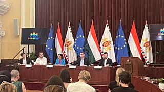 Nemzetközi sajtótájéjoztató a fővárosi Városházán