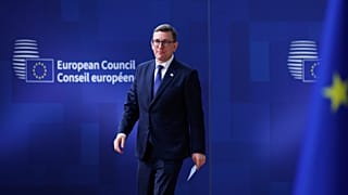 O primeiro-ministro da Estónia, Kristen Michal, chega a uma cimeira da UE no edifício do Conselho Europeu, em Bruxelas, a 26 de junho de 2025