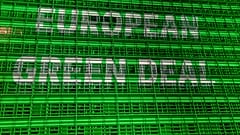 Το κτίριο της Ευρωπαϊκής Επιτροπής φωταγωγημένο στα πράσινα για το Ευρωπαϊκό Πράσινο Σύμφωνο