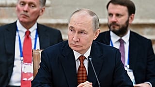 El presidente ruso Vladímir Putin asiste a una reunión de formato ampliado del Consejo Económico Supremo Euroasiático en Minsk, 27 de junio de 2025.