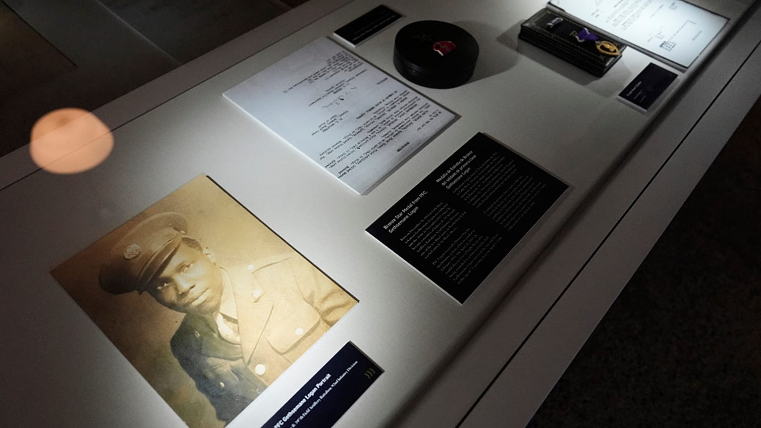 Eserler, Buffalo Soldiers Ulusal Müzesi'nin içinde sergileniyor.