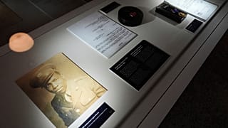 Eserler, Buffalo Soldiers Ulusal Müzesi'nin içinde sergileniyor.