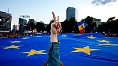 Διαδήλωση υπέρ της ΕΕ κατά τη διάρκεια της προεκλογικής εκστρατείας για τις προεδρικές εκλογές στη Ρουμανία, 2025.