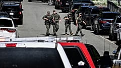 Polizei und Feuerwehr reagieren auf eine Schießerei und ein Feuer auf dem Canfield Mountain in Coeur d'Alene, Idaho, Sonntag, 29. Juni 2025.