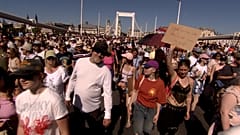 Παρέλαση στη γέφυρα Elisabeth στις 28 Ιουνίου