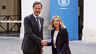 Giorgia Meloni olasz miniszterelnök és Mark Rutte NATO-főtitkár tavaly Rómában