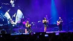 Los irlandeses también nos deleitaron con temas acústicos en su concierto en Madrid el 1 de junio de 2025.