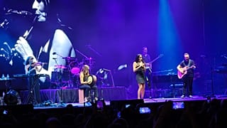 Los irlandeses también nos deleitaron con temas acústicos en su concierto en Madrid el 1 de junio de 2025.